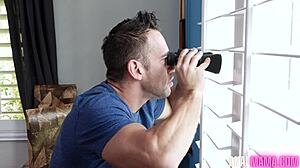 Lily Lane lässt sich vom Hinterfenster-Kerl ficken