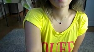 teen sexydea flashing her boobs and masturbating on live webcam 😍