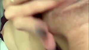 look how i masturbate with my dildo, lets do it togetherrr