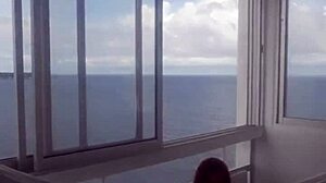 Lížu neustále oholenou píču malým 18+ latinkám a ochutnávám šťávy