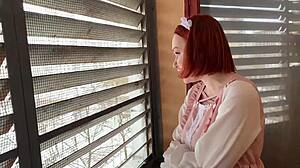 Hot maid resists temptation in quick public encounter