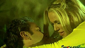 Outdoor sex with horny blonde girlfriend in cinema setting