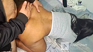 morena grita de placer con verga dentro