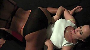 Daisy Ducati gets warm pussy licking from Bella Rossi!