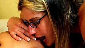 Sexo Lésbico Con Madrastra Tetona