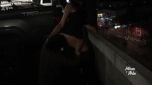 miroslava se deja chupar la chocha por un desconocido en un estacionamiento