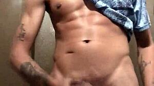 Malandro pauzudo exibindo pra cam, masturbating sexy 😏