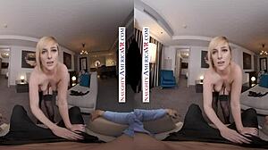 Britisk Kate England leker naughty i VR-virkelighet