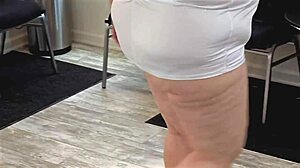 Αισθάνομαι Ενθουσιασμένη να Φλας Πούτσα στο Γραφείο Χωρίς Κουλότες