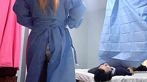 La Enfermera Empieza Tratamiento Con Polla En Coño