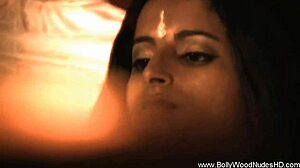 Sensual Bollywood Dancing Babe Teases With Moves.