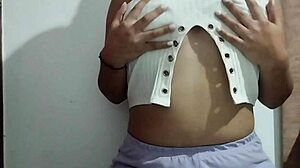 Milf Masajea Sus Grandes Senos Ocn Mucho Placer Video Real Casero