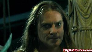 FFM Threeway Close-Up