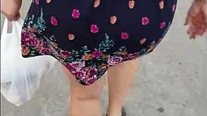 Mature Upskirt Street