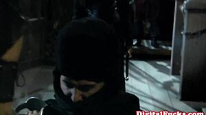 FFM Threeway Close-Up