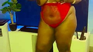 Connessione lesbo rasata bagnata