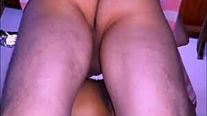 joven latina estremece