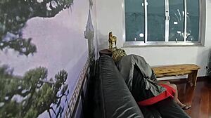 Stretching Carioca Ass