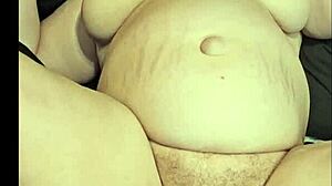 Deep Foot Pussy Dive