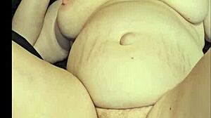 Deep Foot Pussy Dive