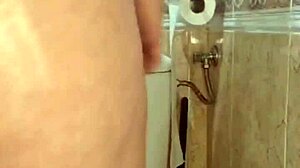 Blanca culona riding dildo