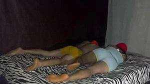 Madrastra Hijastro Descanso Cama