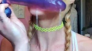 Messy Dildo Deepthroat