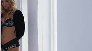 Amateur Babe Stripping