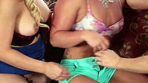Lesbo milf threesome