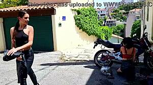 BIKER LESBIAN LICKING