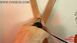 Chutando Bolas Escravo