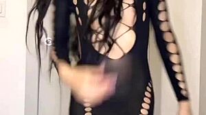 Petite Bossbitch Tryst