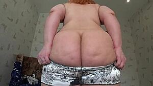 Lesbian Tempts with Ass