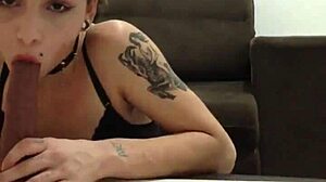 Novinha Dildo Riding