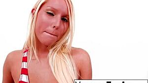 Vanessa Plays Pussy