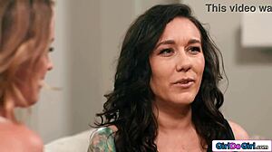 MILF Footjob Lesbian