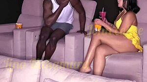 asiática cinema creampie