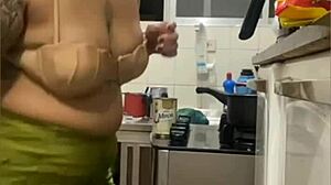 Kitchen Pussy Flash