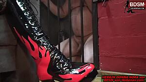 domina bestraft sklaven schmerzvoll