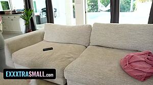 Chhoti Molly Bade Lund Ki Pyaasi!