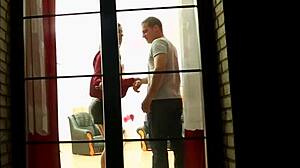 الشرموطة تتحمل ثلاثي قاسي