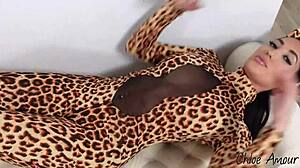 Play With Kitty's Pussy