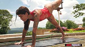 yoga anal cum