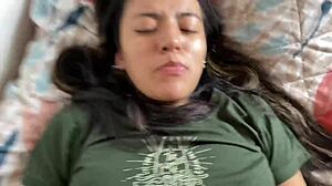 vecina masturba sof�