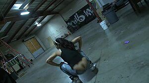 Mom Spreads Wide 😍