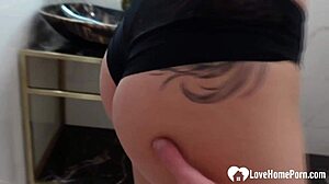 Glamorous Babe Sucks