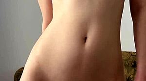 Maiskii Masturbates Pussy