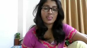 Pakistani Girl Web Playing