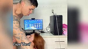 Peguei Namorada Assistindo