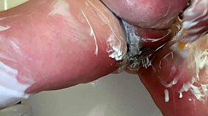 BBW Shaving Sexy Ass